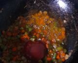 A picture of step 7 of Noodles Stuffed Bunny Chow.