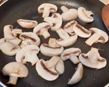 Foto langkah ke 5 dari resep Chicken Stroganoff.