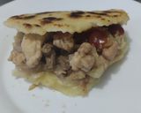 Foto del paso 8 de la receta: Arepa🥯rellena de pollo🍗 hawaiano🍍y queso🫓🧅🧀