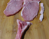 Foto del paso 2 de la receta: Chuletas de cerdo empanadas