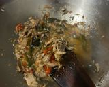 Foto langkah ke 4 dari resep Tongkol Suwir Pedas Gurih Asam.