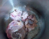 Foto del paso 2 de la receta: Cuello de cordero con pollo y champiñones