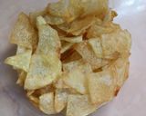 Foto langkah ke 3 dari resep Sup Tabur Kentang Goreng.