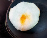 Foto del paso 3 de la receta: Huevo frito esponjoso