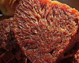 Foto langkah ke 7 dari resep Bolu Karamel Sarang Semut 5 telur.