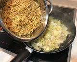 Foto del paso 3 de la receta: Fideos fritos con pollo