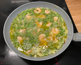 Foto del paso 6 de la receta: Tortilla de espárragos trigueros con gambas