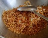A picture of step 1 of Seviya halwa.