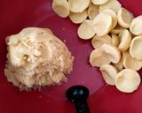 Foto langkah ke 2 dari resep Cookies Keju Topping Keju Oles.