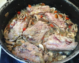 Foto del paso 3 de la receta: Contramuslos de Pollo con Champiñones y Papas