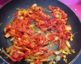 Foto del paso 2 de la receta: Pechuga de pavo en salsa de pimiento