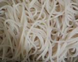 A picture of step 3 of Chicken manchurian spaghetti.