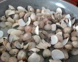 Foto del paso 2 de la receta: Espaguetis al pesto con almejas