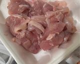 Hình bước làm 1 của món Canh gà phi lê nấu cải bẹ và nấm mỡ