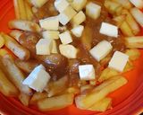 A picture of step 7 of Poutine 'Yorkshire' version.