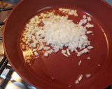 Foto del paso 2 de la receta: Perico de tomate y cebolla