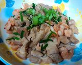 Hình bước làm 2 của món Bữa cơm nhiều món với lá hẹ