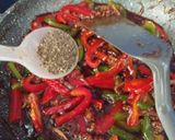 Gambar langkah 3 resipi Telur bistik black pepper sauce (maraton ramadhan).