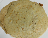 Foto del paso 3 de la receta: Tortillas de quinoa rellenas de queso feta y tomate seco