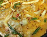 รูปขั้นตอนการทำที่ 3 ของ ต้มยำไข่เจียวหมูสับน้ำข้น