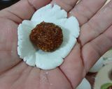 Foto langkah ke 5 dari resep Khanom Tom (Bola ketan ala Thailand).