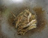 A picture of step 2 of Fried Lady Fingers with Egg and Anchovies (Malaysian Style).