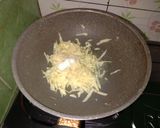 Foto langkah ke 3 dari resep Rosti with Sunny Side Up Egg.