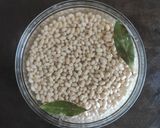 Foto del passaggio 2 della ricetta Polpette di Fagioli Coco con Pesto di Sedano