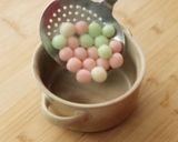 Foto langkah ke 10 dari resep Wedang Ronde Jahe Devina Hermawan.