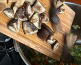 Foto del paso 3 de la receta: Fideuà de verduras y setas sihitake