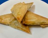 Foto del paso 3 de la receta Triángulos de pasta filo relleno de verduras y queso