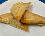 Foto del paso 3 de la receta: Triángulos de pasta filo relleno de verduras y queso