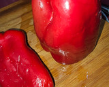 Foto del paso 1 de la receta: Tosta de pimiento rojo caramelizado