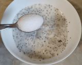 Foto del paso 2 de la receta: Yogur con chía y arándanos deshidratados