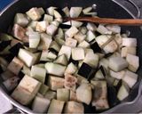 Foto del paso 1 de la receta: Guiso simple de berenjenas 🍆