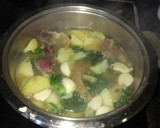 Foto del paso 1 de la receta: Col kale con ajos, patata y jamón