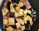Foto del paso 3 de la receta: Guiso de salchichas con berenjenas y tomate