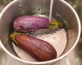 Foto del paso 1 de la receta: Berenjenas rellenas vegetarianas exprés con soja texturizada