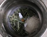 A picture of step 1 of Lemon grass cooler.