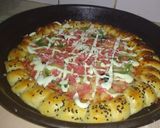 صورة لخطوة 8 من وصفة وصفة بيتزا 🍕هايلة تقتل بالبنة 😋❤️