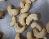 A picture of step 2 of Masala fried Cashews.