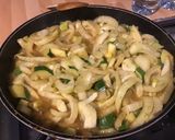 Une image de l'étape 11 de Fenouils et courgette aux saucisses allemandes et épices.