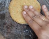 A picture of step 6 of Mix flour vegetable paratha.