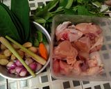 Foto langkah ke 1 dari resep Pepes ayam kemangi.