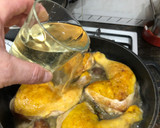 Foto del paso 6 de la receta: Pollo en salsa de setas con aroma de tomillo y romero