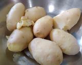A picture of step 1 of Aloo Samosa.