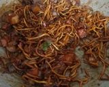 A picture of step 5 of Chinese Bhel.