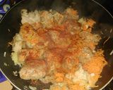 Foto del paso 1 de la receta: Estofado de recortes de cerdo