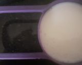 A picture of step 2 of Strawberry lassi.