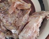 Foto langkah ke 2 dari resep Ayam Goreng Ngohiong (5 Spices) Kriuk Anti Meletus.